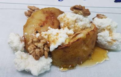 Manzanas asadas con requesón y miel