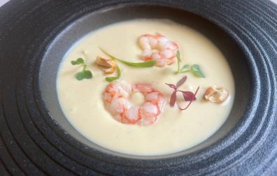 La crema de coco, puerros y patata del Restaurante Alhambra.