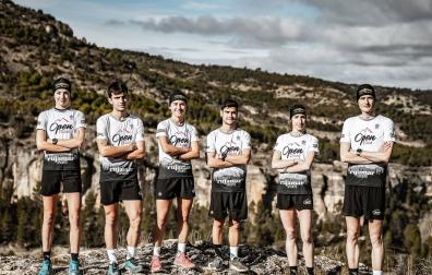 La plantilla de corredores del nuevo Open Team Trail que ha sido presentada este 4 de enero