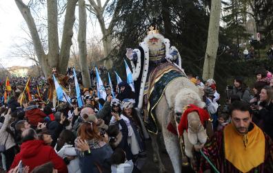 Foto de la Cabalgata de los Reyes Magos 2025 en Pamplona./