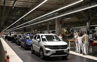 *A: JOSE CARLOS CORDOVILLA 
*F: 27-02-2024
*P:
*L: POLIGONO DE LANDABEN 
*T: VISITA A LA PLANTA DE VOLKSWAGEN. PRESENTACION NUEVO T-CROSS. OBRAS PARA LA NUEVA ELECTRIFICACION.