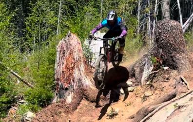 Nicolás Pérez Escujuri con su ‘mountain bike’ en Diamond Head, Squamish, Canadá