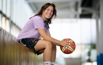 La base pamplonesa del Osés Construcción, María Asurmendi, sonríe al término de una de las sesiones con su proyecto Play Your Best