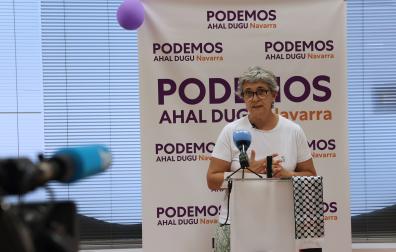 La coordinadora de Podemos Navarra, Neniques Roldán, en la rueda de prensa que ha dado este viernes en la sede del partido