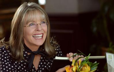 La actriz Diane Keaton, en una escena de la películoa '¡Porque lo digo yo!'