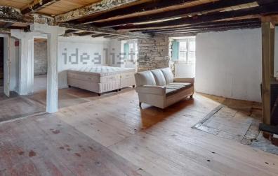 Amplio salón en la primera planta de la vivienda
