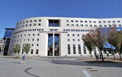 *A: Calleja *F:25/08/2020 *L: Palacio de Justicia. Pamplona. *P:Vistas. *T: Palacio de Justicia.