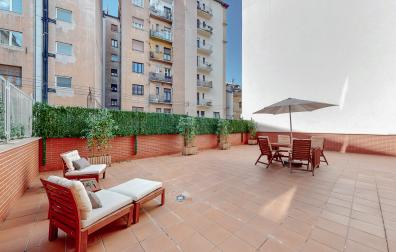 Piso con gran terraza en García Castañón