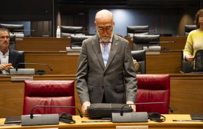 Fernando Domínguez en el Parlamento foral
