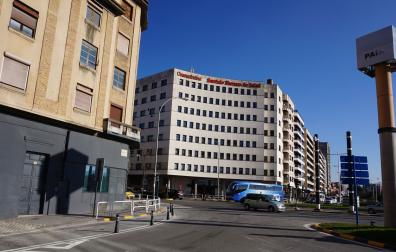 Imagen del edificio del Servicio Navarro de Salud de la calle Conde Oliveto
