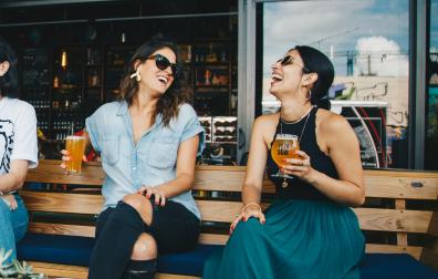 Los jóvenes cada vez consumen menos alcohol y prefieren gominolas con THC