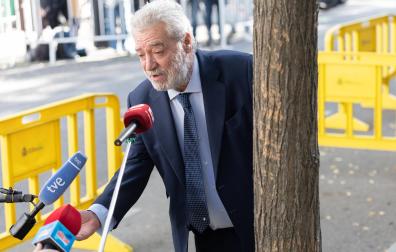El jefe de gabinete de la presidenta de la Comunidad de Madrid, Miguel Ángel Rodríguez, a su llegada a la segunda jornada del juicio al fiscal general del Estado