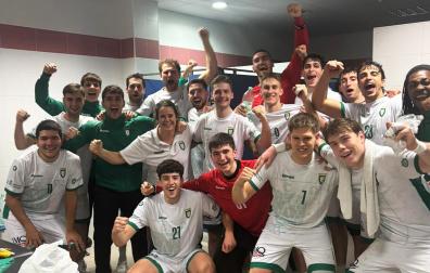 La plantilla celebra el sufrido triunfo copero en Soria /