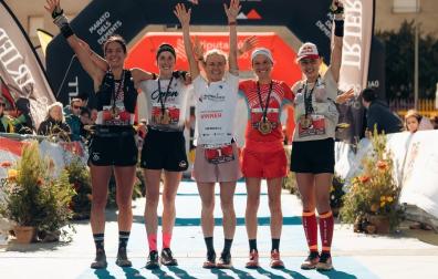 Naiara Irigoyen (segunda por la izquierda), subcampeona en la Marató dels Dements y del circuito Merrell Skyrunner World Series de 2025
