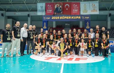 La plantilla del Bursa, campeona de la Supercopa turca el pasado verano