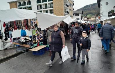 Imagen de la feria de Lesaka, celebrada este jueves.