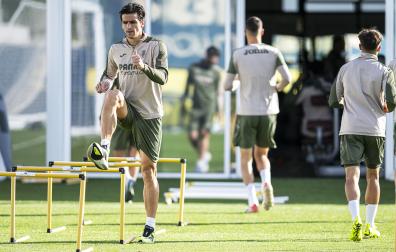 El goleador del Villarreal, Gerard Moreno, se ejercita este lunes 24 de noviembre en la previa al choque contra el Borussia Dortmund /