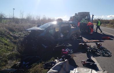 La conductora del vehículo siniestrado ha tenido que ser liberada por los bomberos