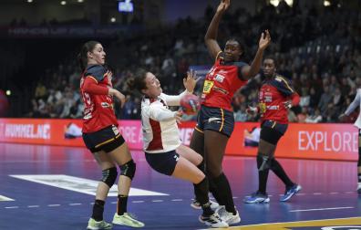 La navarra Lysa Tchaptchet en el partido del debut en el Mundial ante Paraguay