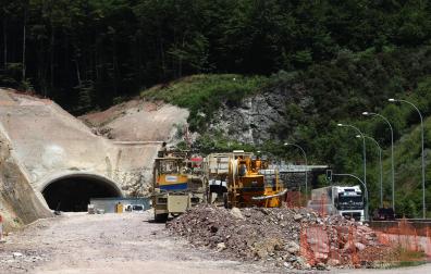 Las obras en la boca sur del nuevo túnel de Belate