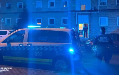 Dispositivo policial en la calle Larrasoaña de la Txantrea, este jueves