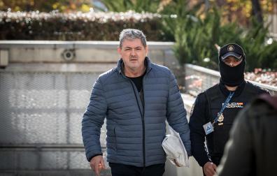 El socio empresario de Servinabar, Antxon Alonso Egurrola, a su salida de la Audiencia Nacional