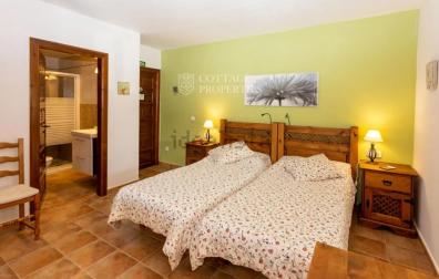 Habitación con baño privado