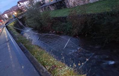 Imagen de una de las vallas lanzadas a la regata Zia por desconocidos.