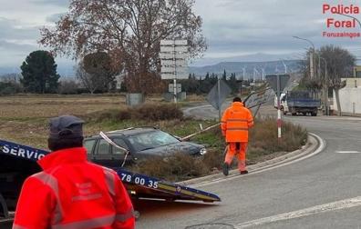 Imagen del lugar en el que quedó el coche abandonado en Cortes