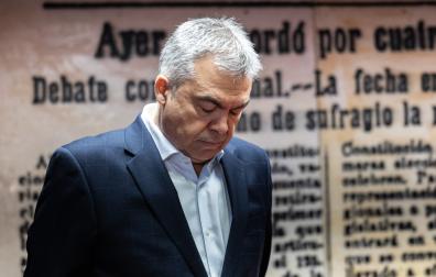 Santos Cerdán, antes del inicio de la comisión del Senado del pasado miércoles 17 de diciembre