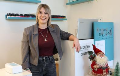 Estívaliz Marzo Maeztu en su salón de belleza