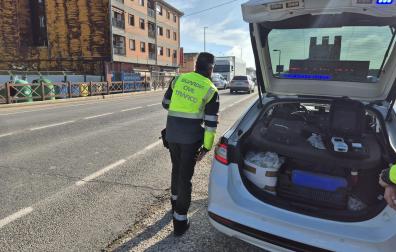Agentes de Guardia Civil, en el lugar del suceso
