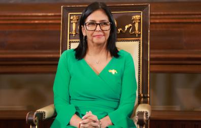 La vicepresidenta ejecutiva de Venezuela, Delcy Rodríguez, en el acto en el que juró como mandataria encargada del país este lunes, en Caracas