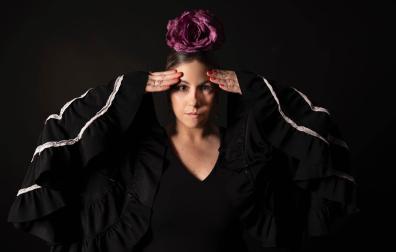 La pamplonesa Jennifer Barranco Martínez, investigadora del CIMA y profesora de sevillanas y flamenco en su escuela en Barañáin