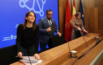 Begoña Alfaro, Javier Remírez y Rebeca Esnaola este miércoles
