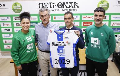 Mariana Costa, Iñaki Etxeberria, Carlos Tapia y Miguel Etxeberria