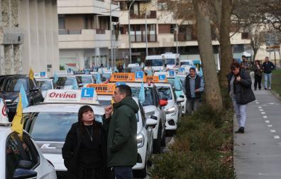 Imagen de las protesta de las autoescuelas de Navarra por las calles de Pamplona