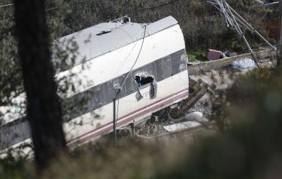 Vista del Alvia accidentado