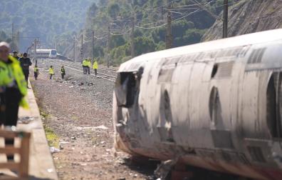 Uno de los vagones del tren de Iryo que descarriló en Adamuz