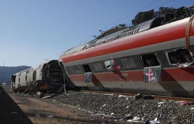 Vista, este martes, del lugar donde tuvo lugar el accidente ferroviario entre dos trenes en Adamuz (Córdoba)