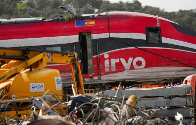 Siguen los trabajos de rescate en los convoyes de trenes accidentados en la zona del suceso en Adamuz