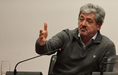 Antxon Alonso comparece ante la comisión de investigación del Parlamento de Navarra