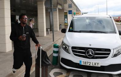 Sheraldo Becker se ha marchado esta mañana de Pamplona para viajar después a Alemania
