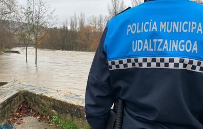 Policía Municipal ha avisado de la crecida del Arga debido a las lluvias de los últimos días