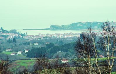 Muy cerca del inicio de esta ruta transfronteriza, se puede disfrutar de vistas a la costa francesa.