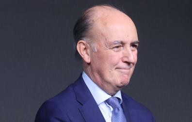 Alfonso Bañón, presidente del Consejo de Administración del grupo La Información, durante la entrega del Premio Navarra Empresarial 2026.