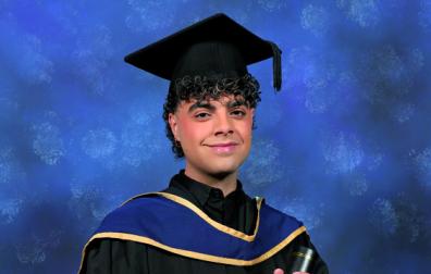 Daniel González Osés, licenciado en Film &TV Production BA (Hons) por la Universidad de York St. John