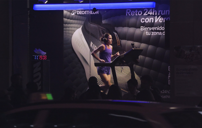 Estefanía Unzu, 'Verdeliss', durante el reto de las 24 horas corriendo sobre una cinta en Madrid