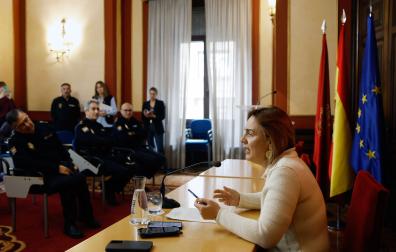 La delegada del Gobierno en Navarra, Alicia Echeverría, comparece en rueda de prensa para hablar sobre los incidentes registrados en El Sadar el 21 de febrero