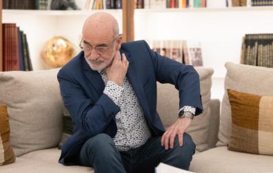 El escritor Fernando Aramburu durante un encuentro con medios por su nueva novela ‘Maite’, en el Hotel Casa de las Artes, en Madrid